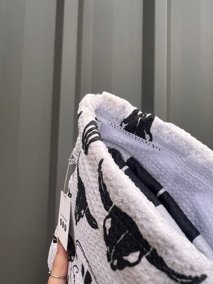 HUNTERS TOWEL